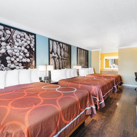 Super 8 by Wyndham Ukiah Hotel Bagian luar foto