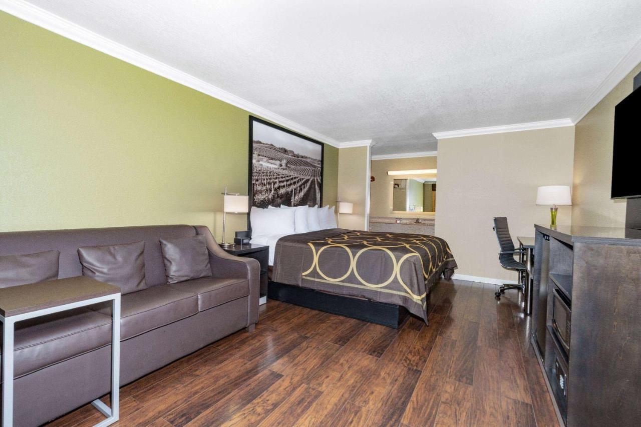 Super 8 by Wyndham Ukiah Hotel Bagian luar foto