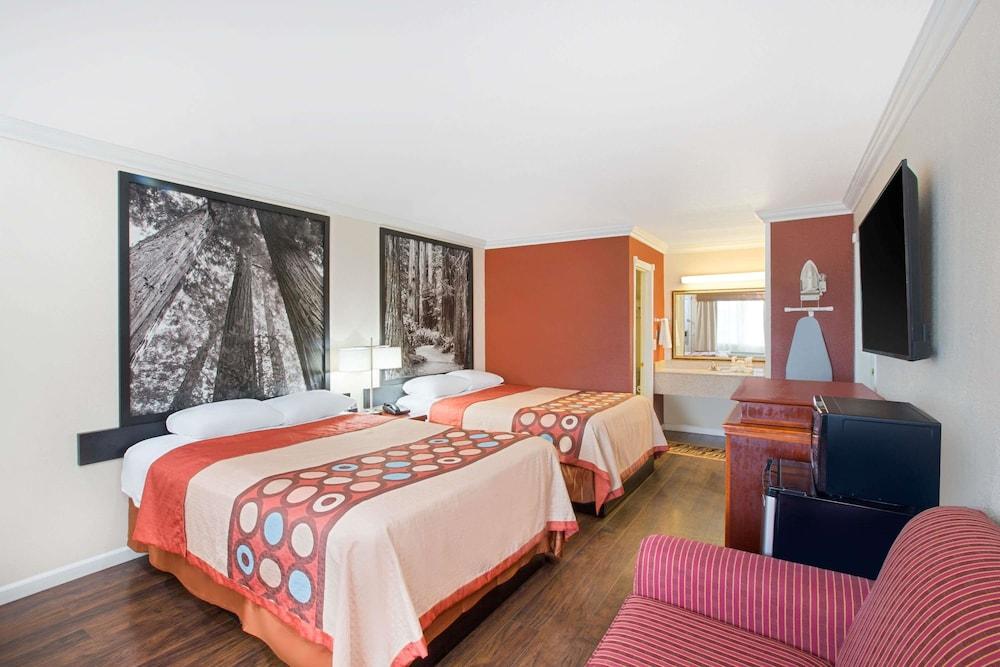 Super 8 by Wyndham Ukiah Hotel Bagian luar foto