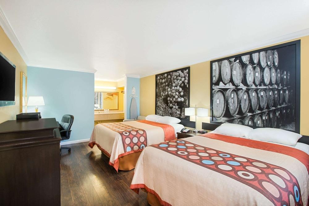 Super 8 by Wyndham Ukiah Hotel Bagian luar foto