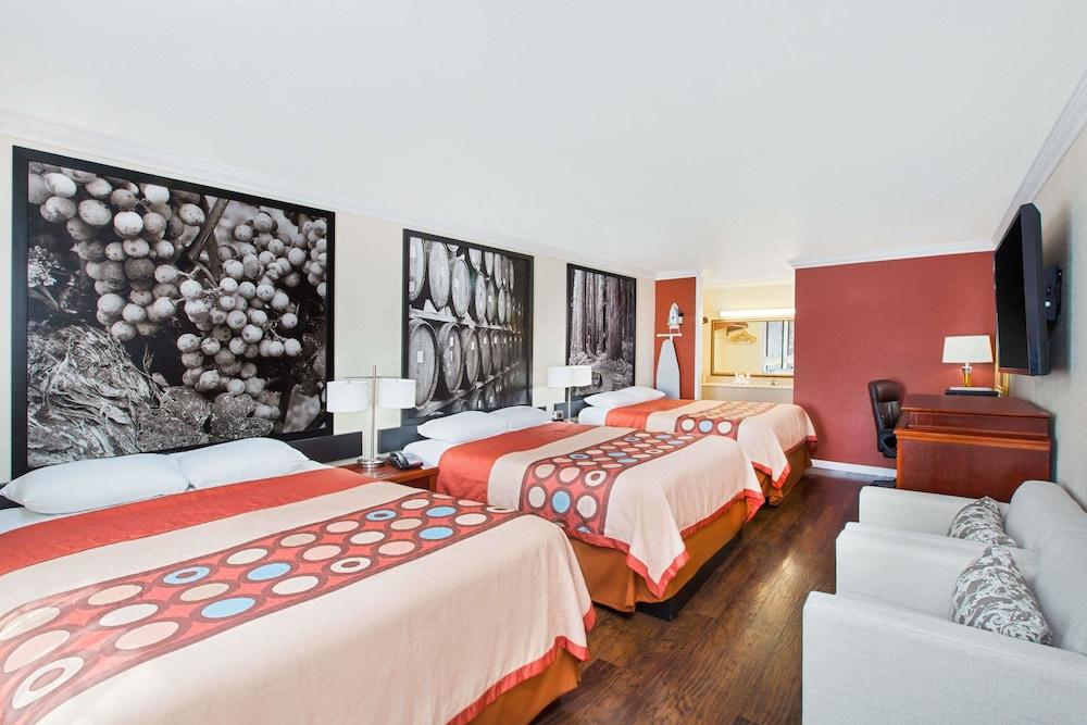 Super 8 by Wyndham Ukiah Hotel Bagian luar foto