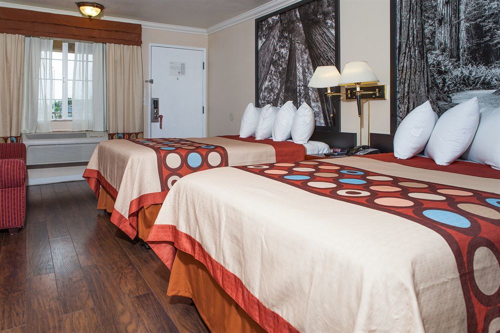 Super 8 by Wyndham Ukiah Hotel Bagian luar foto